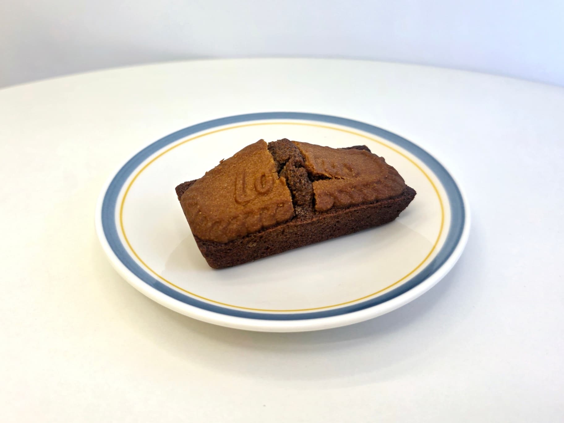 커피에빠진로투스 휘낭시에