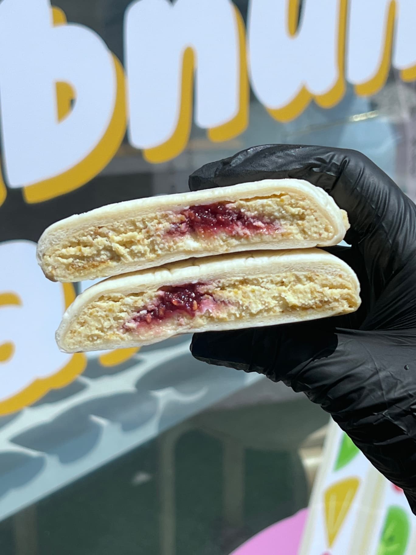 피스타치오 쫀득모찌빵